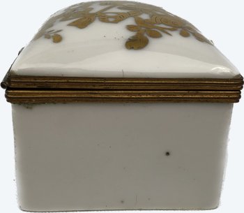 Small Napoleon III box, in porcelain and bronze.