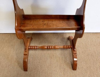 Small Walnut Pocket Table - Mid 19th century