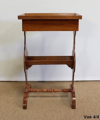 Small Walnut Pocket Table - Mid 19th century