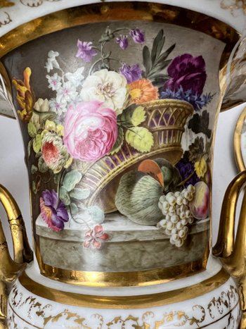 Pair of Medicis vases covered with Paris porcelain cassolette around 1830