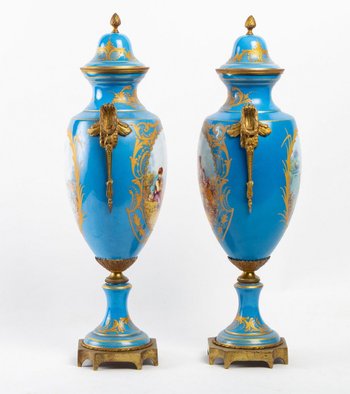 A Pair Of Syle Porcelain Vases Late 19th Century