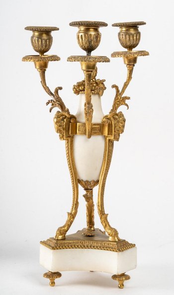 Coppia di candelabri in bronzo dorato e marmo bianco del XIX secolo