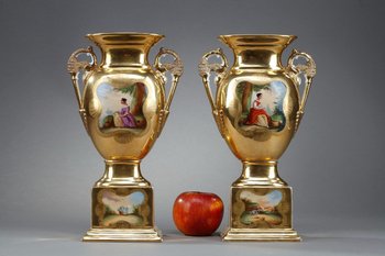 Paire De Vases d'Oratoire En Porcelaine De Paris