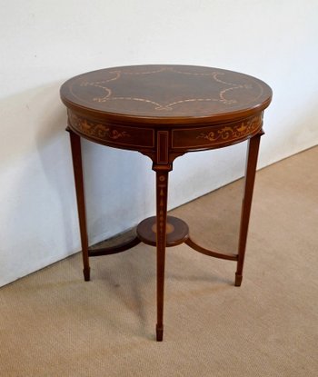 Table à Thé en Acajou, style Louis XVI – 1910