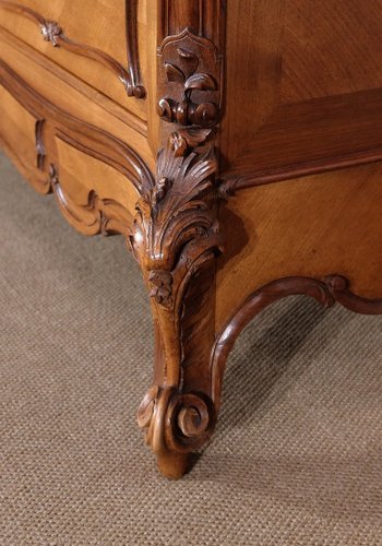 Psyche chest of drawers in walnut, Maison Guinand-Leglas, Rocaille style - 1900