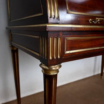 Important Mahogany Cylinder Desk, Louis XVI style, Napoleon III period - 2nd half of the 19th century