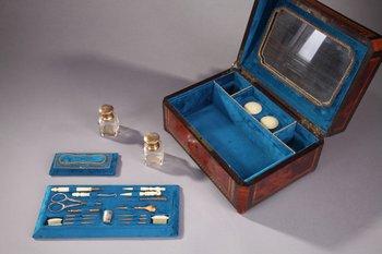 Napoleon III period sewing kit