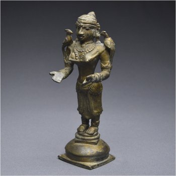 India, XIX secolo, lampada a olio da cerimonia in bronzo raffigurante Lakshmi