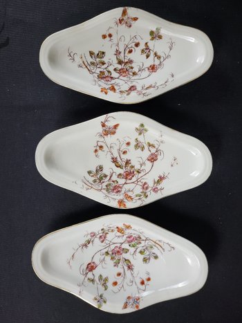 Paris porcelain dinner service "à la ville St Denis" - New