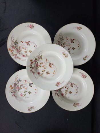 Paris porcelain dinner service "à la ville St Denis" - New