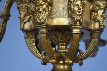             Magnifico lampadario Luigi XIV Napoleone III con teste in bronzo dorato