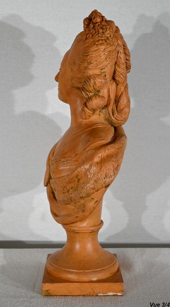 Terracotta bust of Marie-Antoinette, after F. Lecomte - 1920