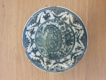 Plate , Siliceous ceramic , Iran , Persia , XVIII°.