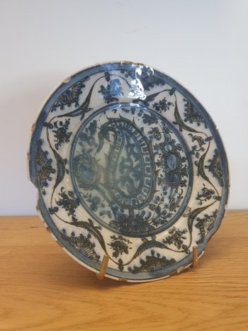 Plate , Siliceous ceramic , Iran , Persia , XVIII°.