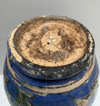 VASE AUS GLASIERTEM TERRAKOTTA, BEMALT