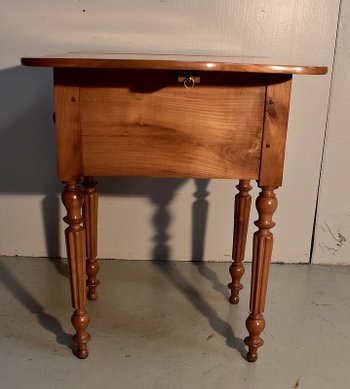 Small living room table with shutters in solid cherry wood, Louis-Philippe period - 19th century