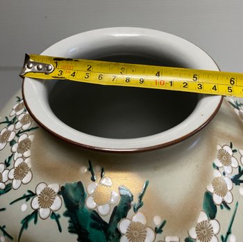 Big Japanese ball vase Kutani 1940