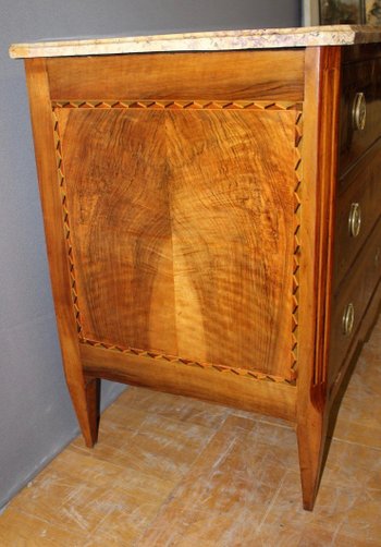 Commode d'époque Louis XVI En Noyer Et  Marqueterie Vers 1780