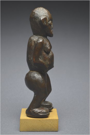 Tanzania, Zigwa people, Mid 20th century, Ancient anthropomorphic statuette with shiny patina