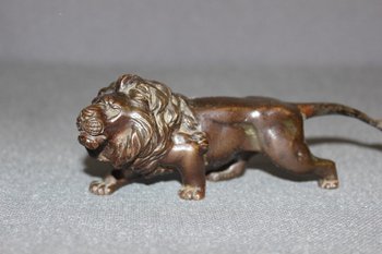 Bronze Okimono Representing a Lion About 1900 Signed