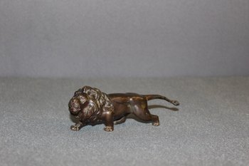 Bronze Okimono Representing a Lion About 1900 Signed