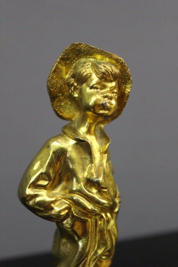 Coppia di sculture in bronzo "bambini fumanti" fine XIX secolo