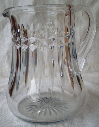 Schöner Wasserkrug Modell "Buckingham" in klarem Kristall BACCARAT (ref D 0073)