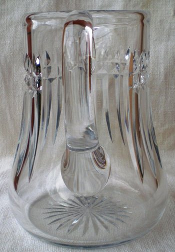 Schöner Wasserkrug Modell "Buckingham" in klarem Kristall BACCARAT (ref D 0073)