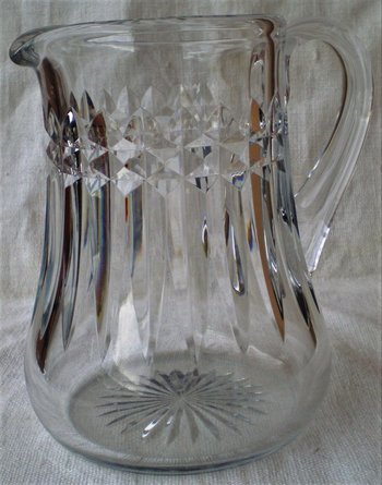 Schöner Wasserkrug Modell "Buckingham" in klarem Kristall BACCARAT (ref D 0073)