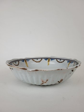 Nevers earthenware salad bowl Late 18th century Early 19th century