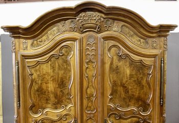 Bressane cabinet with arched cornice XVIII