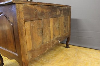 Provencal Chest Of Drawers In Walnut Dite Sauteuse XVIII