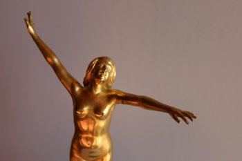 Bronzo raffigurante una donna firmato Durquet