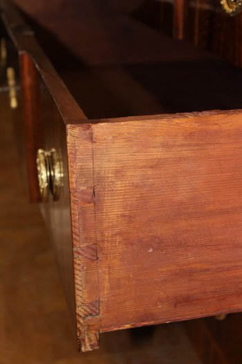 Louis XVI Swiss chest of drawers in walnut, late 18th century