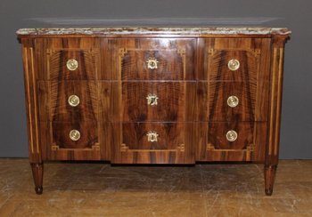 Louis XVI Swiss chest of drawers in walnut, late 18th century