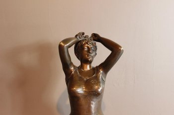 Bronze Figurant Une Baigneuse 1900