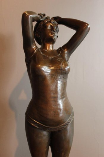 Bronze Figurant Une Baigneuse 1900