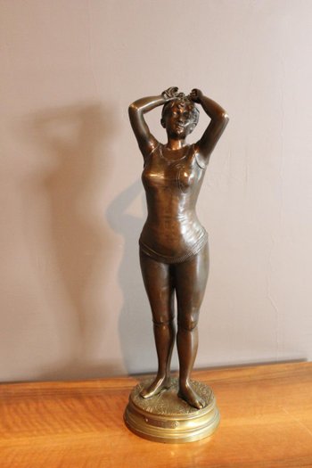 Bronze Figurant Une Baigneuse 1900