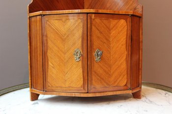 Louis XV Corner Shelf In Marquetry