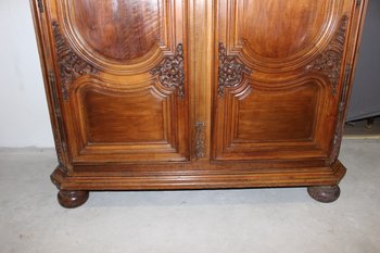 Lyon Regency Wardrobe In Walnut Beginning XVIII Century