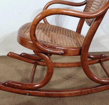 Child's Rocking Chair in Beech, Maison Thonet - 1910