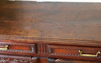 Sideboard in walnut and oak, 18th century