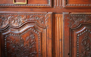 Sideboard in walnut and oak, 18th century