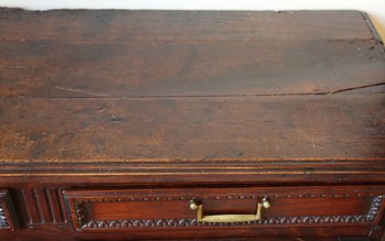 Sideboard in walnut and oak, 18th century