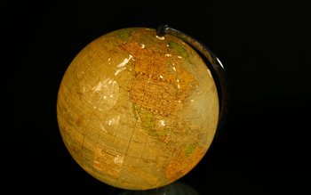 Luminous globe Glass and paper Circa 1950