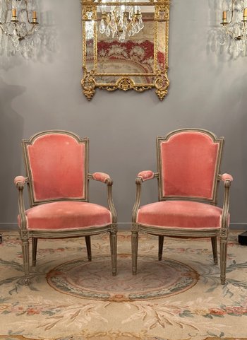 Paire De Fauteuils Cabriolets d'Epoque Louis XVI Vers 1770