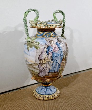 Vaso in maiolica su set da sella, Italia - XIX secolo