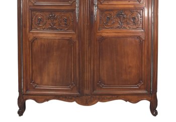 Bordelaise Castle Cabinet In Solid Mahogany From The 18th Century