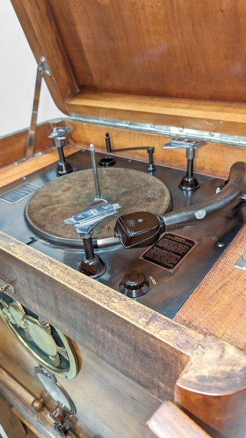 Phonograph Garrard Automatic Loading Art Deco 1930