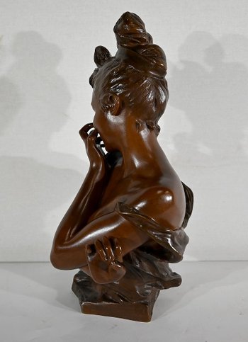 Bronzo "Giovane donna birichina" di G. Van Der Straeten, Art Nouveau - Fine XIX secolo